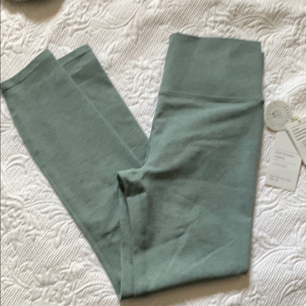 Vuori Clean Elevation Legging in Stormy Heather